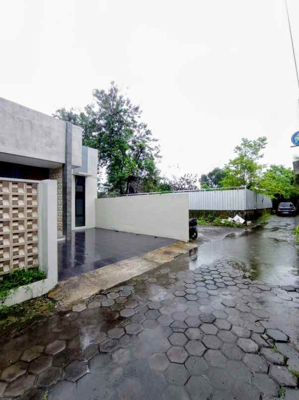 dijual rumah maguwoharjo