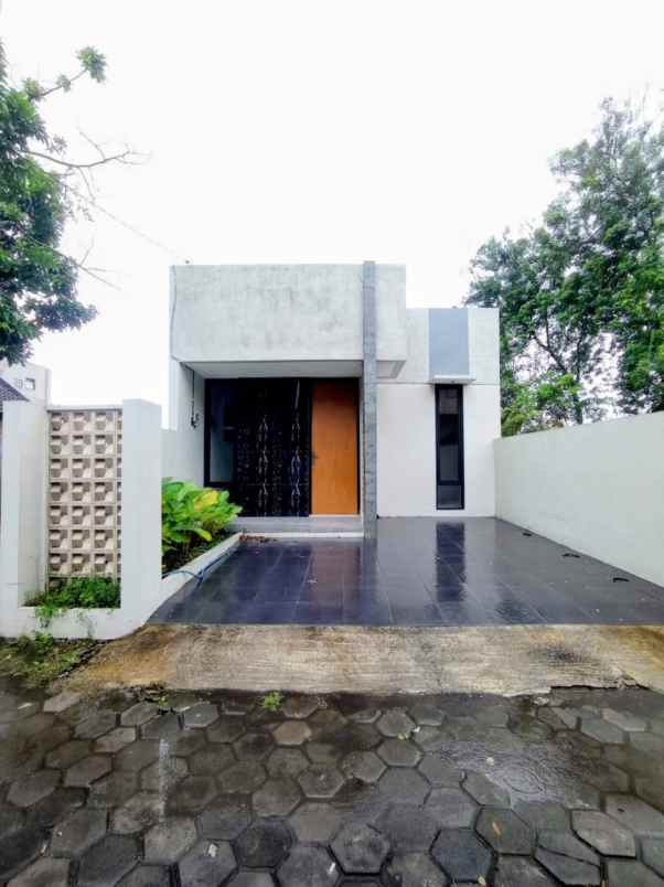 dijual rumah maguwoharjo