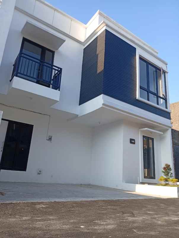 dijual rumah maguwoharjo depok sleman