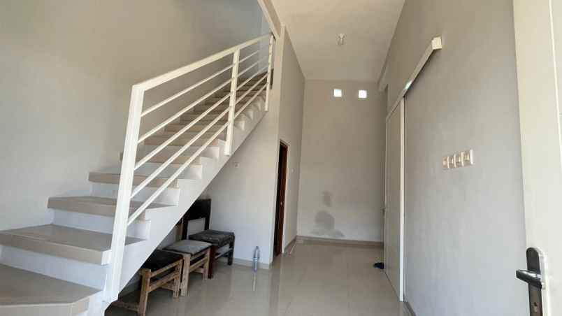dijual rumah medokan ayu dekat merr tol upn