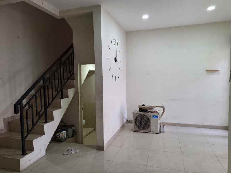 dijual rumah metland menteng cluster