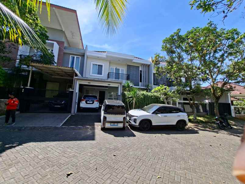 dijual rumah mewah lokasi araya nieuw indie malang