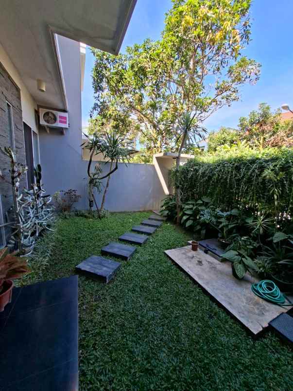 dijual rumah mewah lokasi araya nieuw indie malang