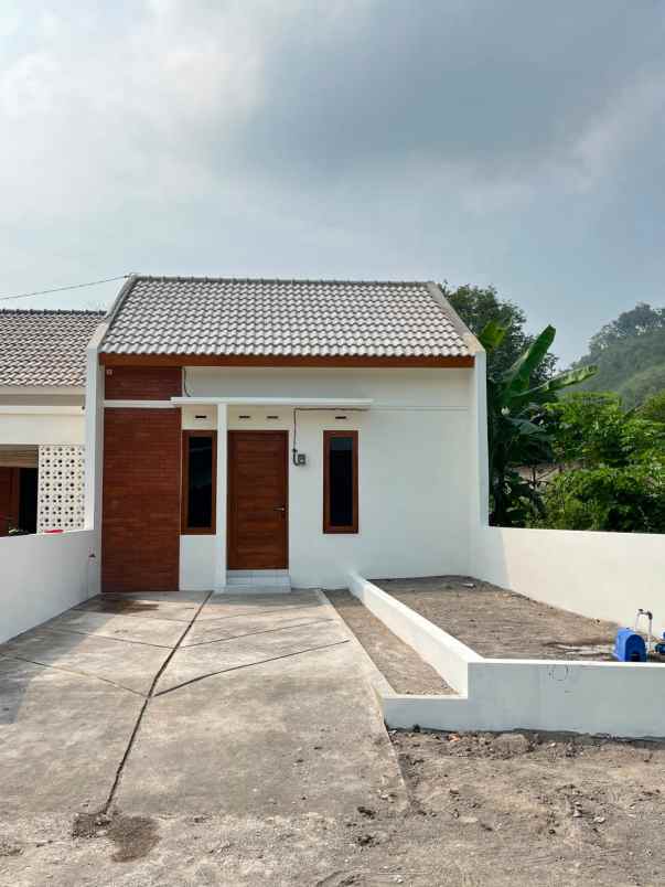 dijual rumah murah view bukit persawahan di prambanan
