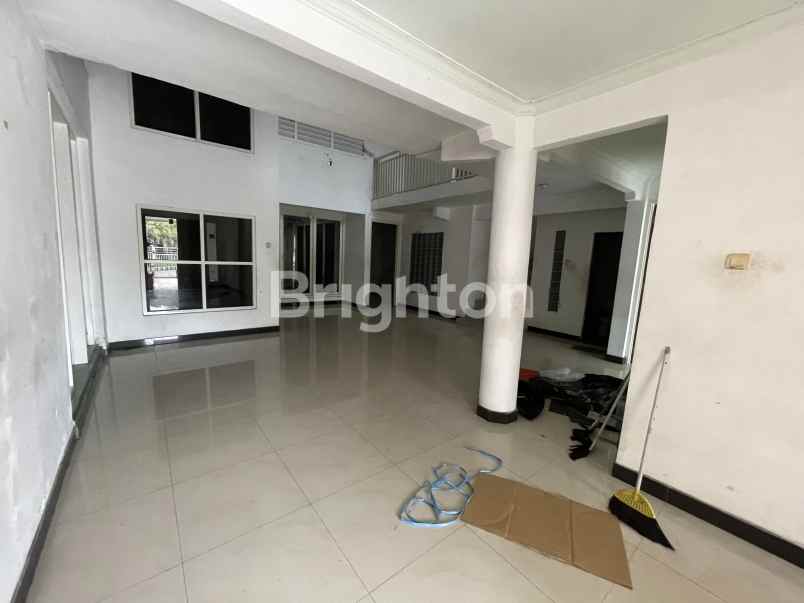dijual rumah nginden intan