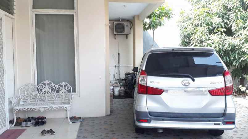 dijual rumah nginden intan barat