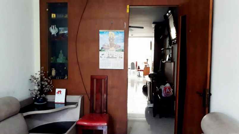 dijual rumah nginden intan barat