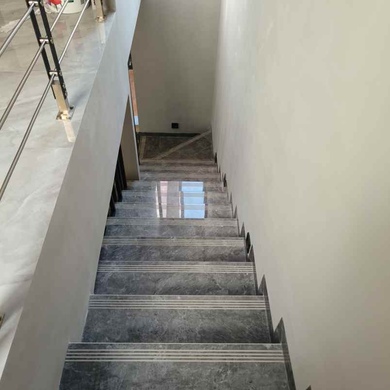 dijual rumah north victoria