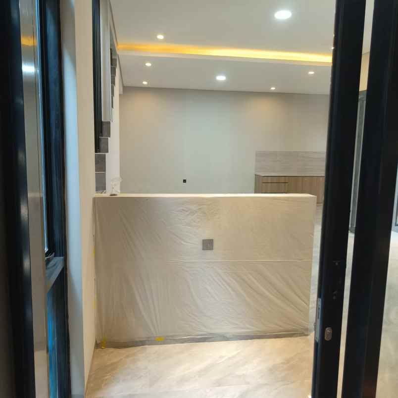 dijual rumah north victoria