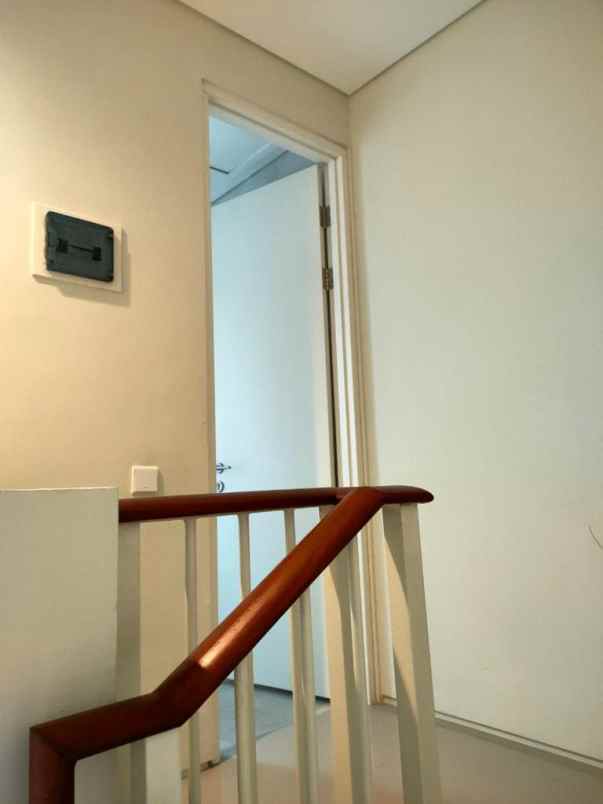 dijual rumah northwest lake citraland