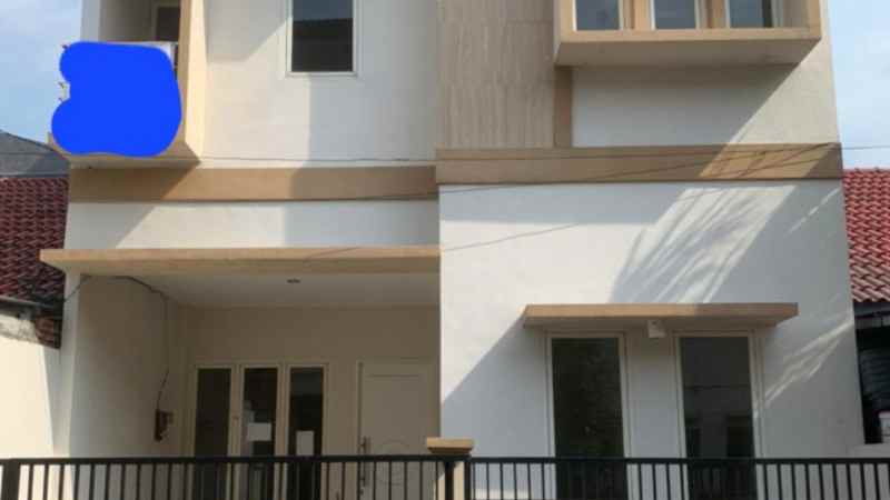 dijual rumah pakuwon city