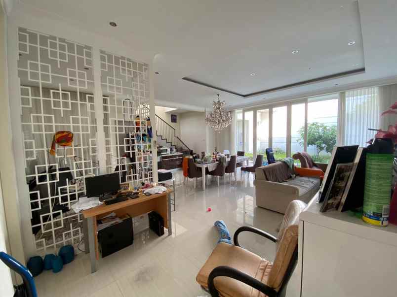 dijual rumah pakuwon city long beach surabaya