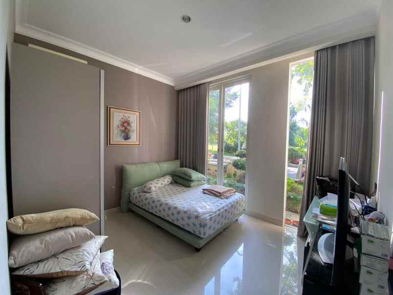 dijual rumah pakuwon city long beach surabaya