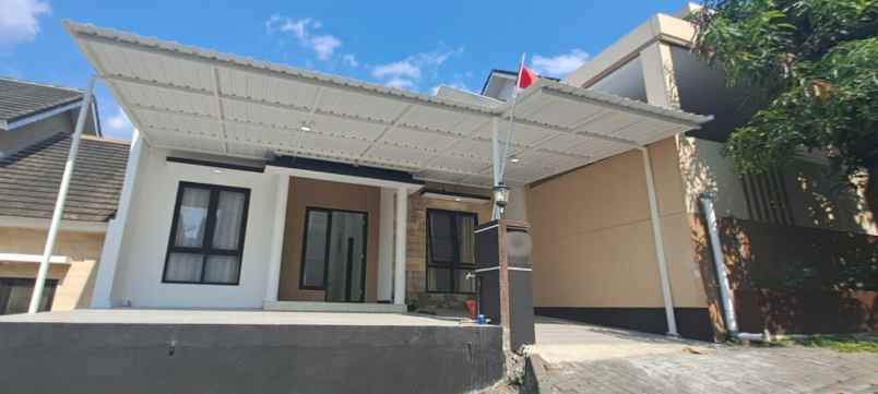 dijual rumah pandanaran hills