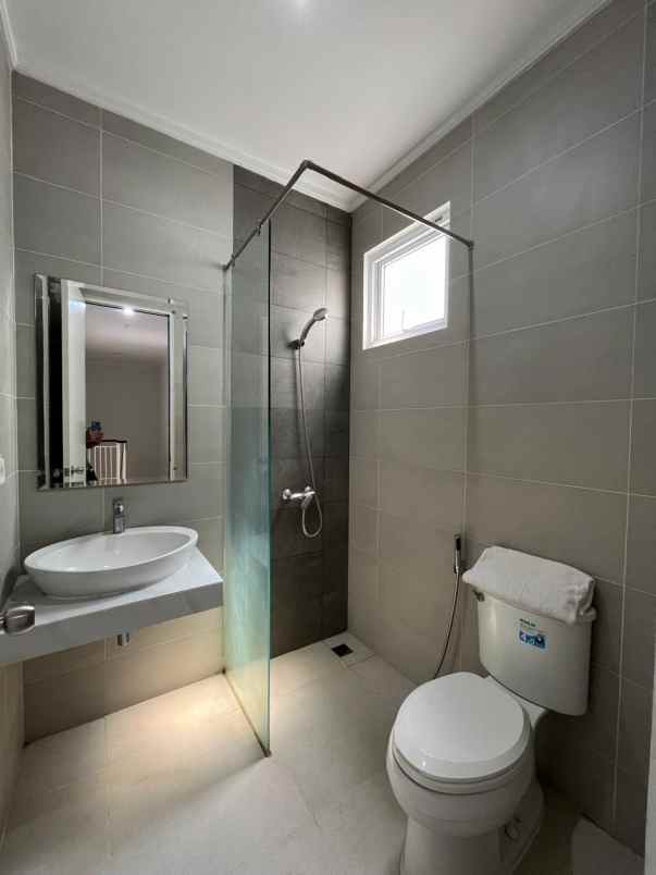 dijual rumah pasadena paramount land