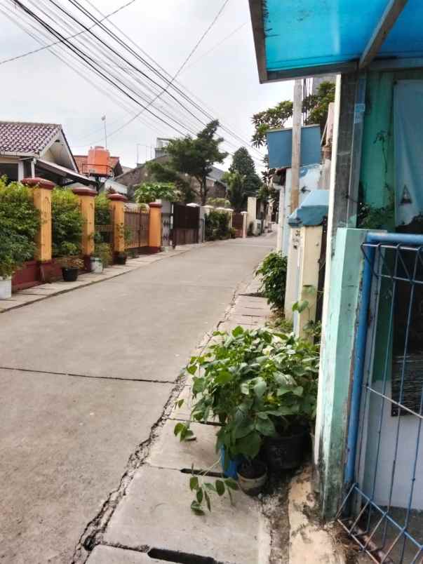 dijual rumah pasar rebo