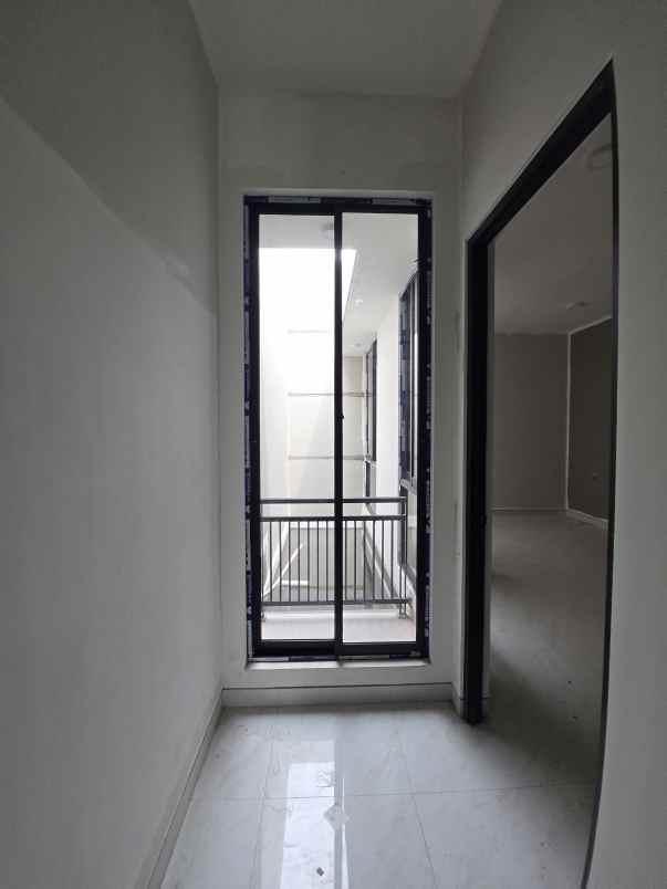 dijual rumah penjaringan sari