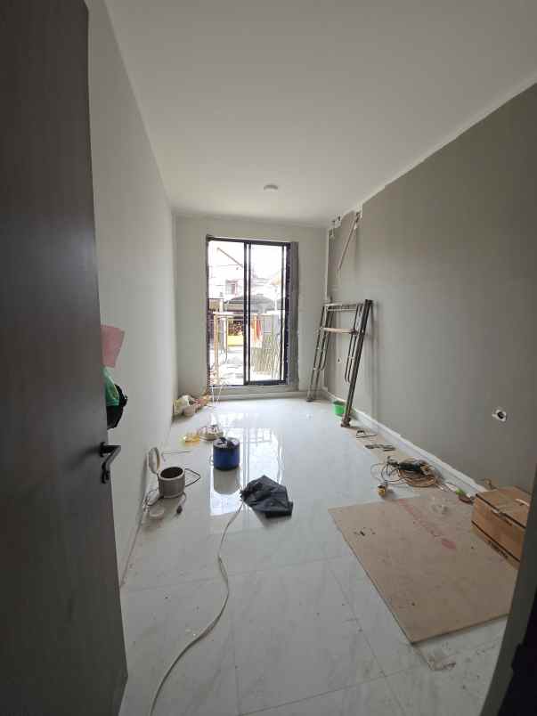 dijual rumah penjaringan sari