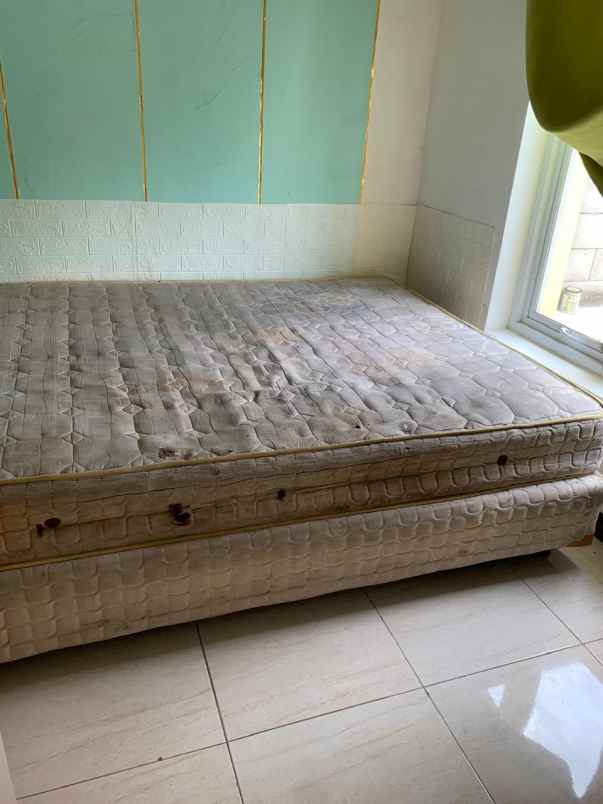 dijual rumah perumahan grand simphony