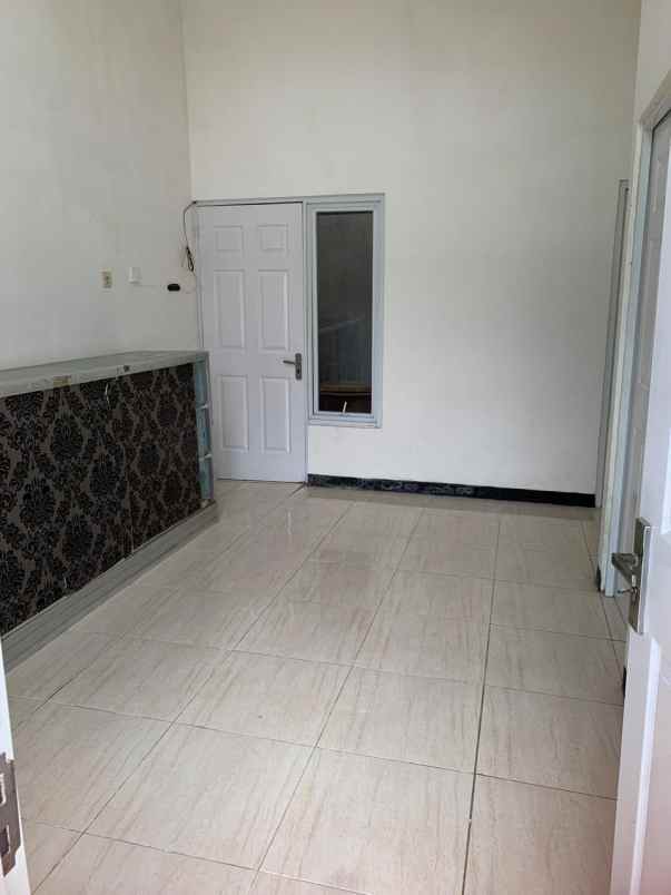 dijual rumah perumahan grand simphony