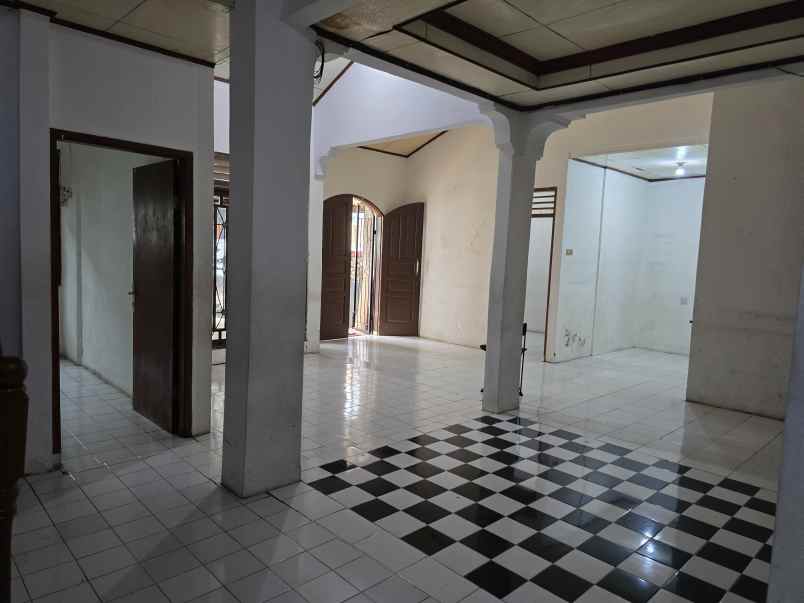 dijual rumah perumahan jatinegara indah