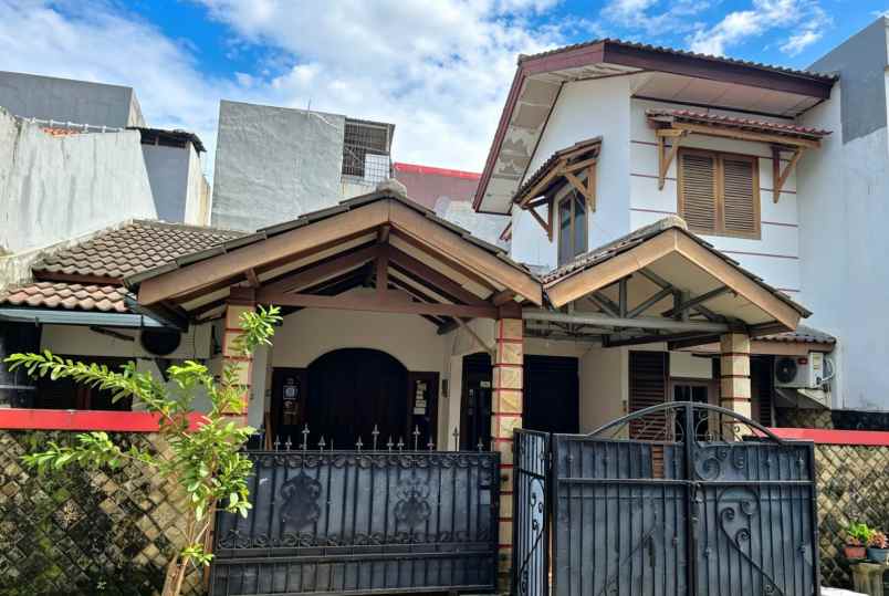 dijual rumah perumahan jatinegara indah