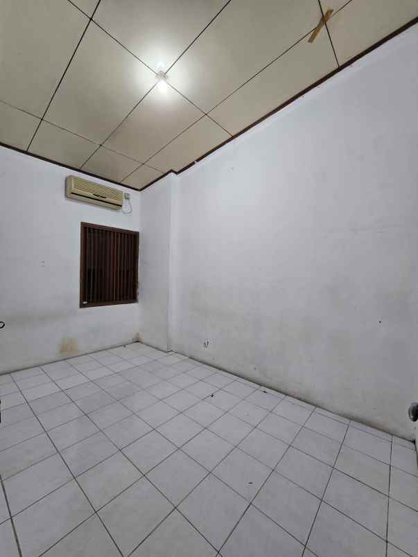 dijual rumah perumahan jatinegara indah