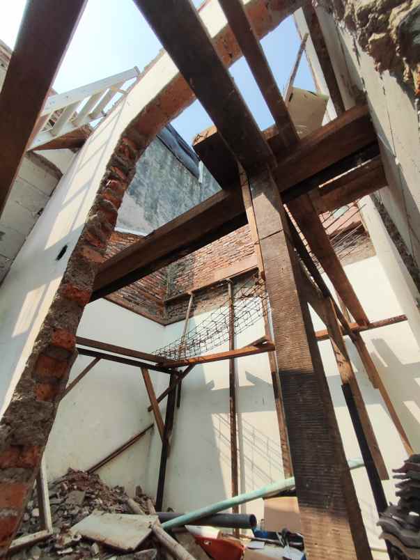 dijual rumah perumahan medang lestari