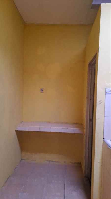 dijual rumah perumahan mega regency