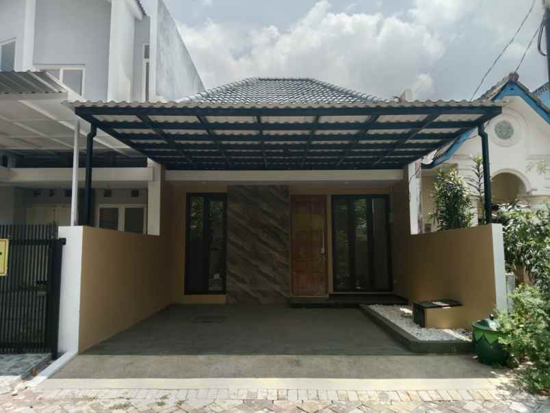 dijual rumah perumahan puri safira menganti gresik