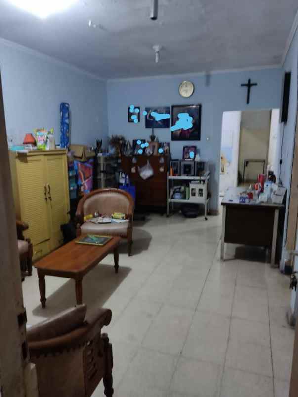 dijual rumah petemon