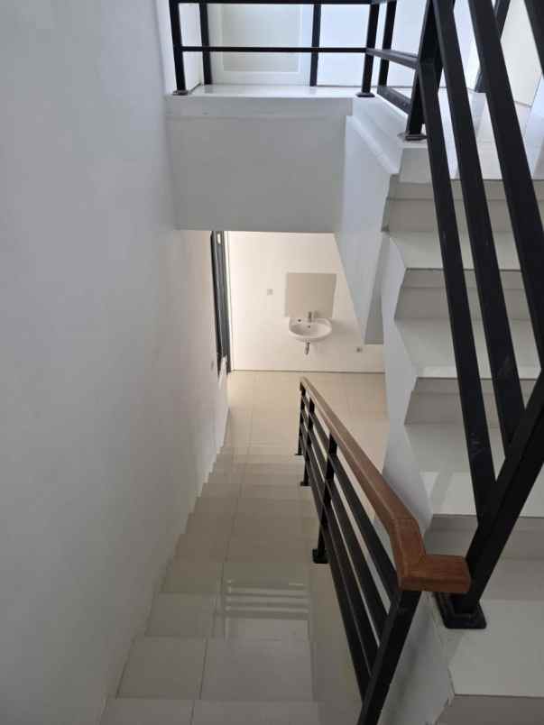 dijual rumah pondok candra