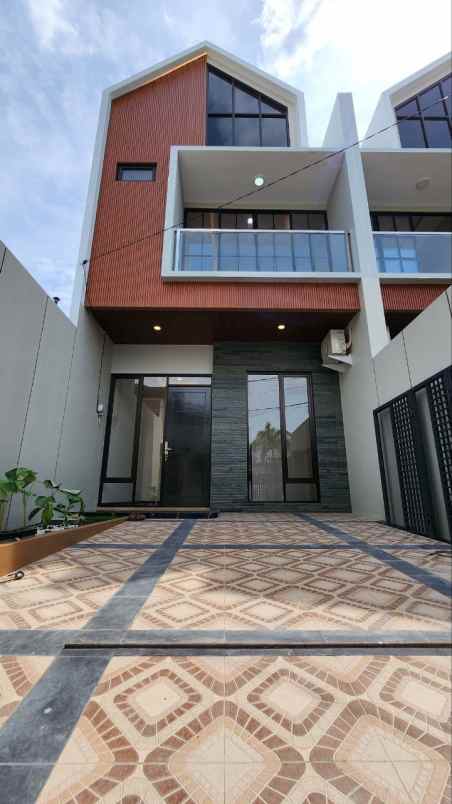 dijual rumah pondok nirwana