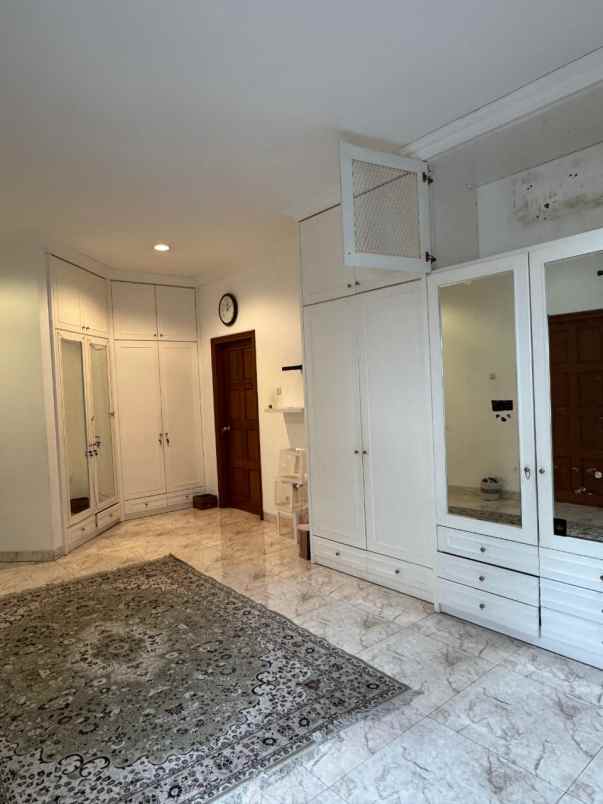 dijual rumah puri cinere