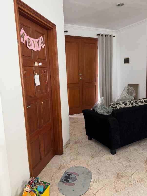 dijual rumah puri cinere