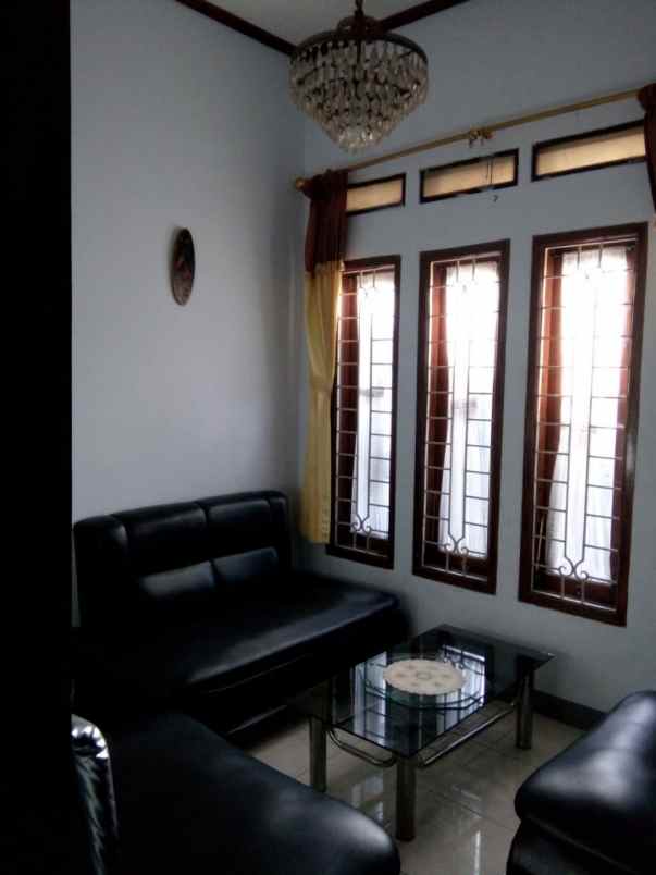 dijual rumah puri cipageran