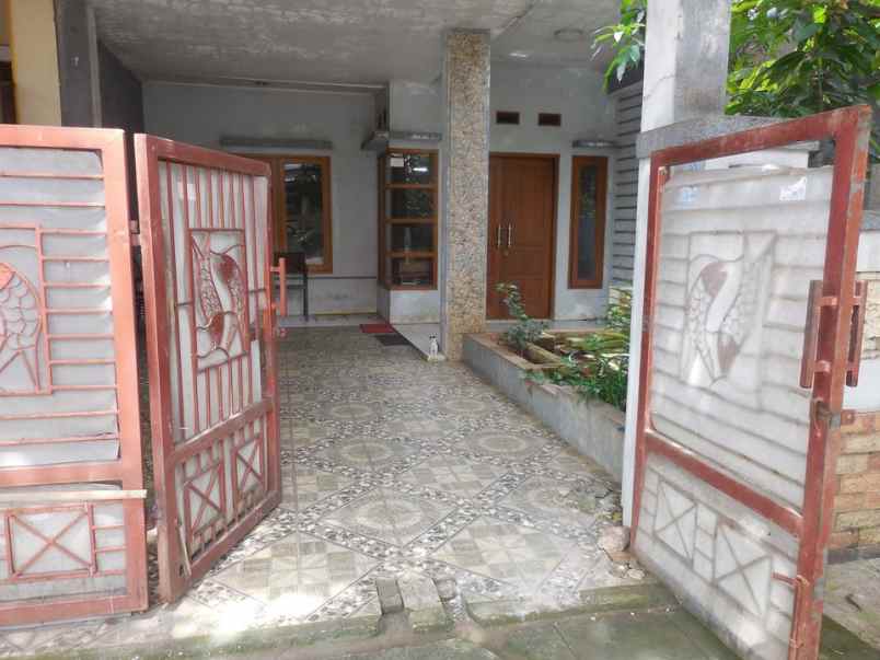 dijual rumah puri gading blok pgur no