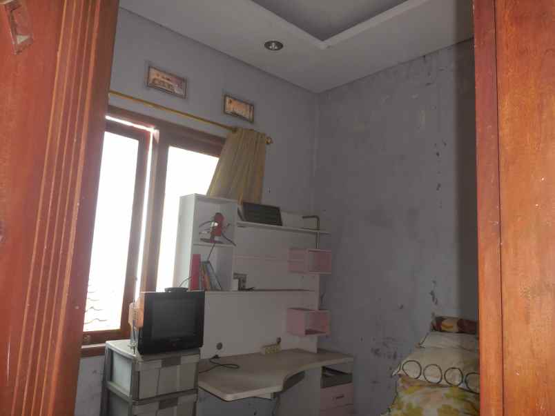 dijual rumah puri gading blok pgur no