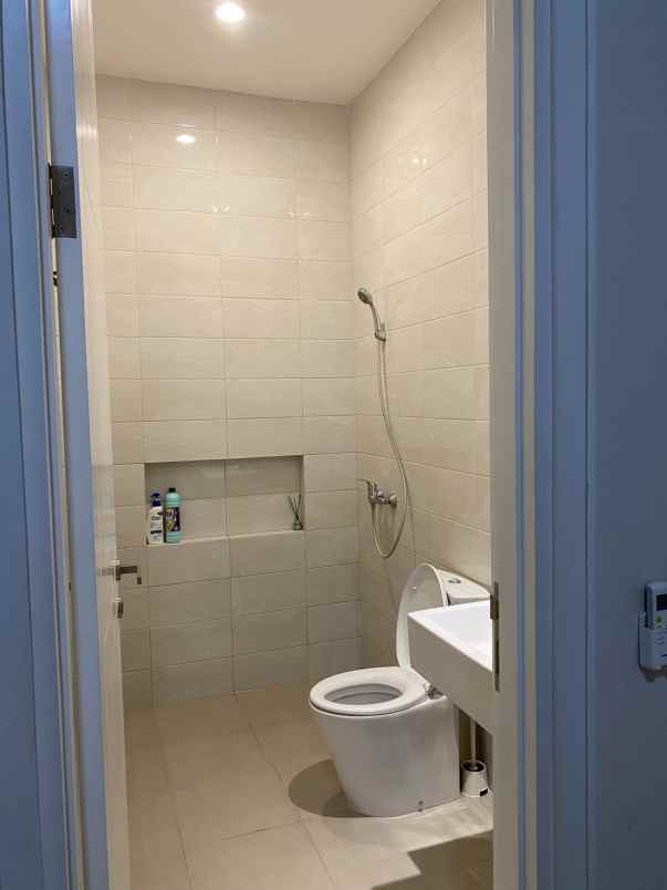 dijual rumah puri galaxy