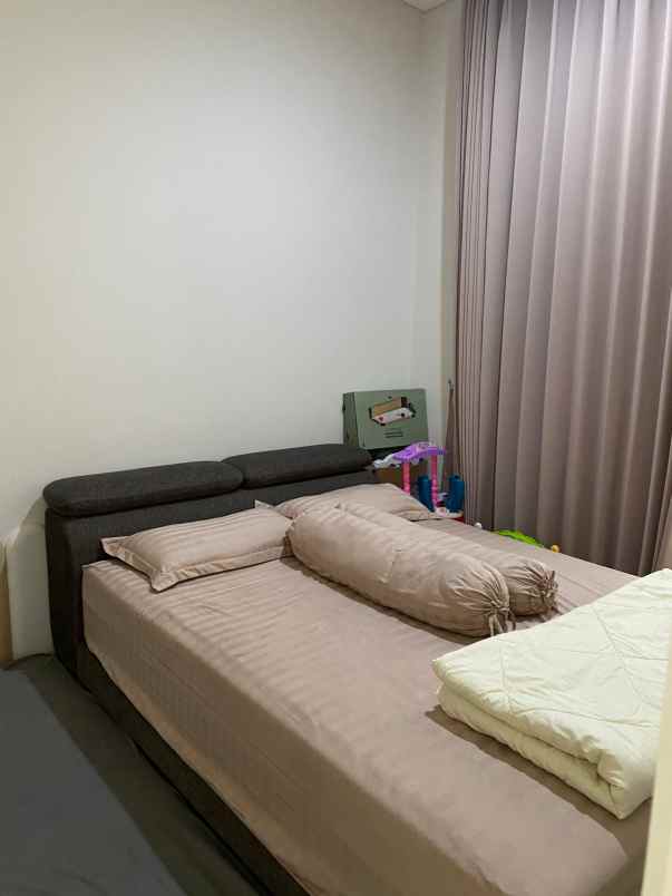 dijual rumah puri galaxy