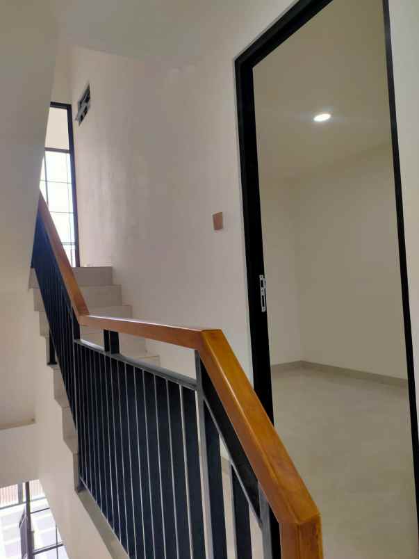 dijual rumah rawamangun