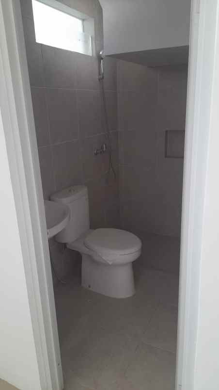 dijual rumah regency one babatan