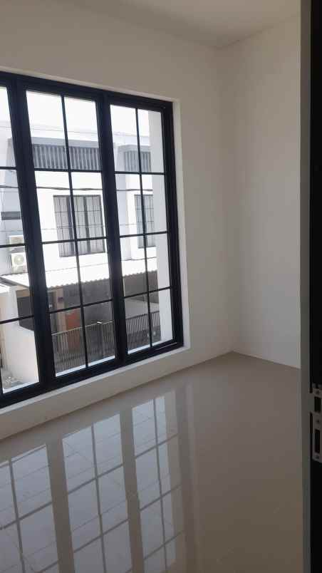 dijual rumah regency one babatan