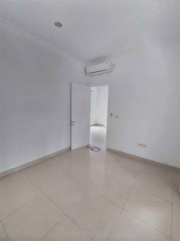 dijual rumah rumah cluster australia