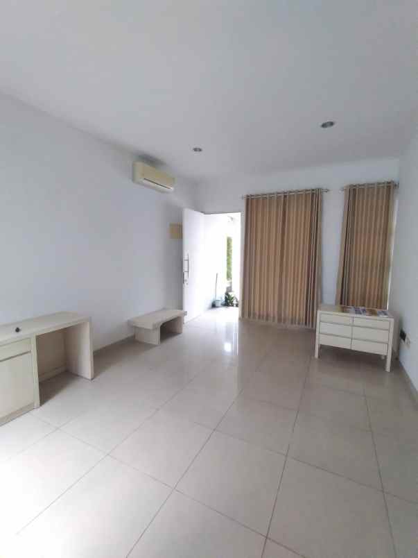 dijual rumah rumah cluster australia