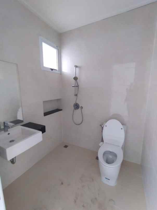 dijual rumah rumah cluster australia