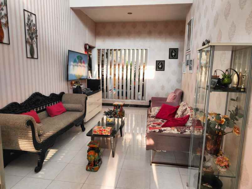dijual rumah rumah puri surya jaya