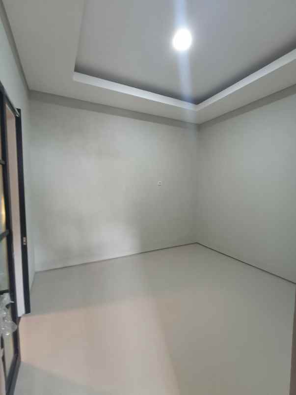 dijual rumah rungkut