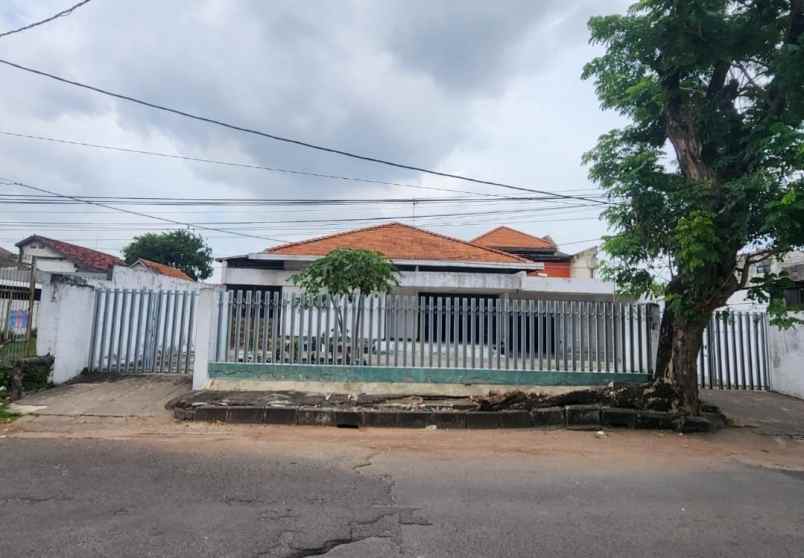 dijual rumah sam ratulangi