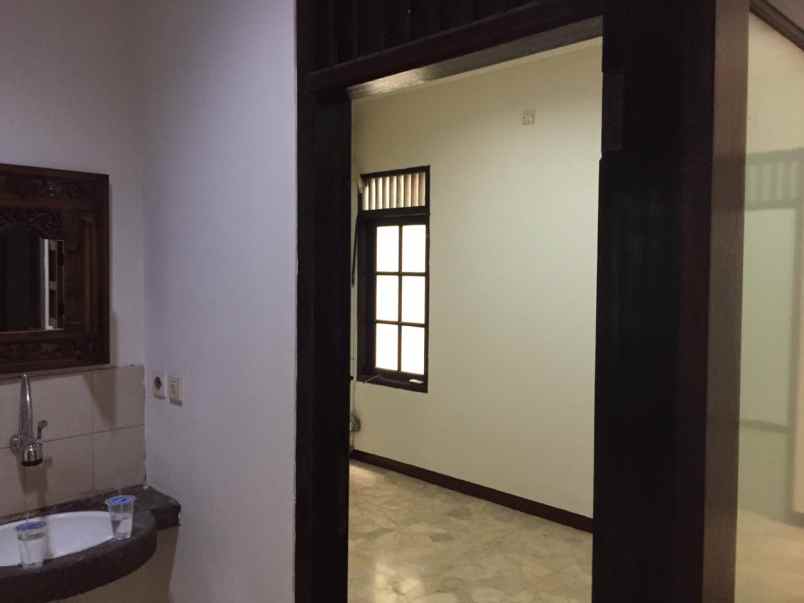 dijual rumah sampit kramat pela